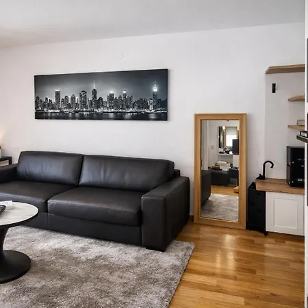 Lägenhet Luxury Apartment-aurora 33 Free Parking Center