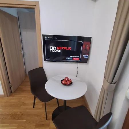 Lägenhet Luxury Apartment-aurora 33 Free Parking Center *