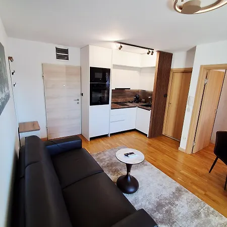 Luxury Apartment-aurora 33 Free Parking Center Lägenhet *