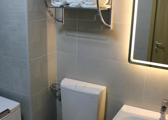 Luxury Apartment-aurora 33 Free Parking Center