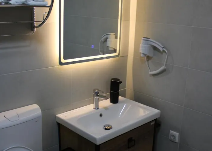 Luxury Apartment-aurora 33 Free Parking Center *